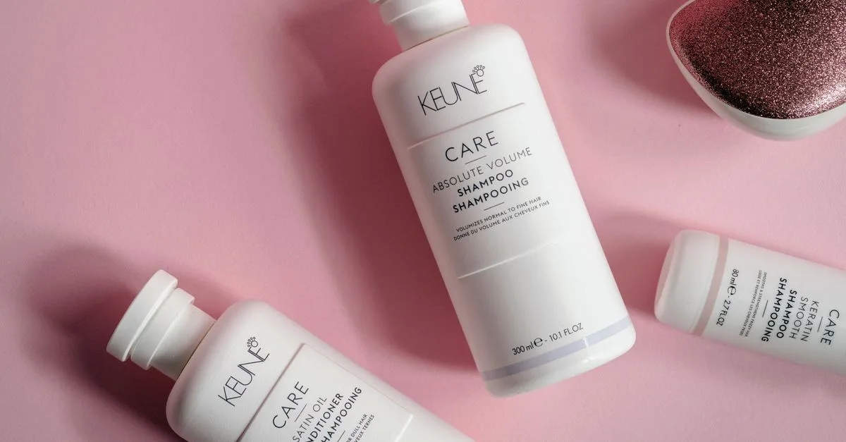 conseils et astuces pour prendre soin de vos cheveux au quotidien : soins, coiffures, produits et routines adaptés à tous types de cheveux.